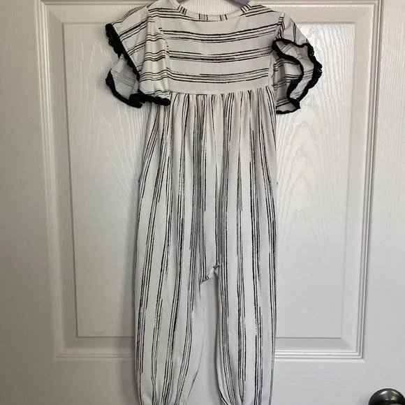NWOT Jessica Simpson Black And White Jumpsuit Size 2T - Picture 2 of 5